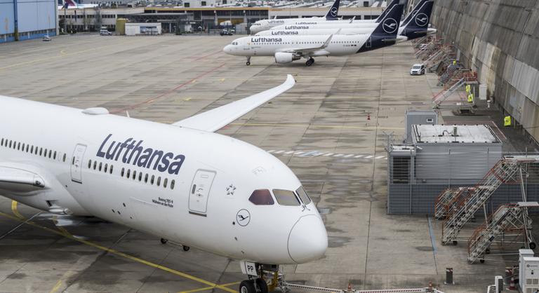 Újabb repülőtársasági sztrájk, káosz jöhet csütörtökön az európai légi közlekedésben