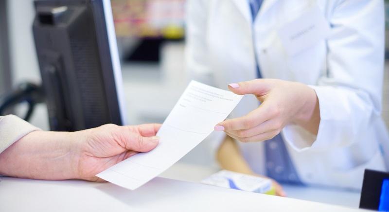 Recepthamisítás miatt emeltek vádat egy patikus ellen Nógrádban