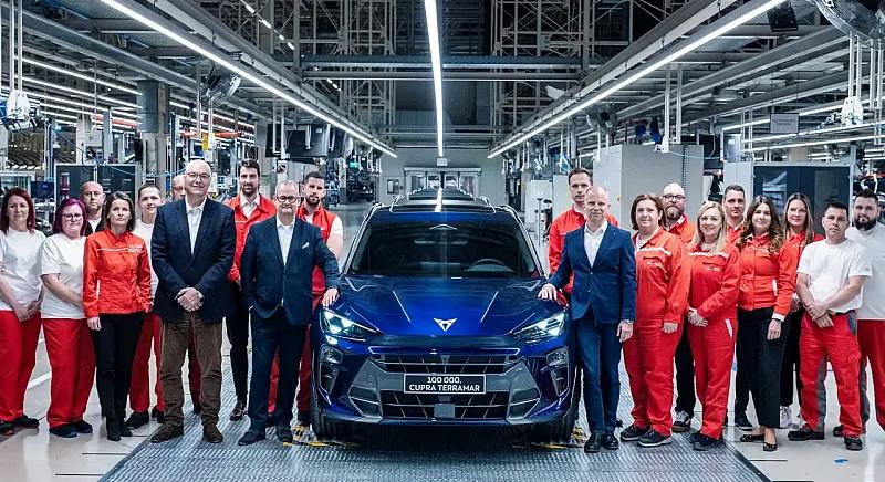 Legördült a győri gyártósorról a százezredik Cupra Terramar