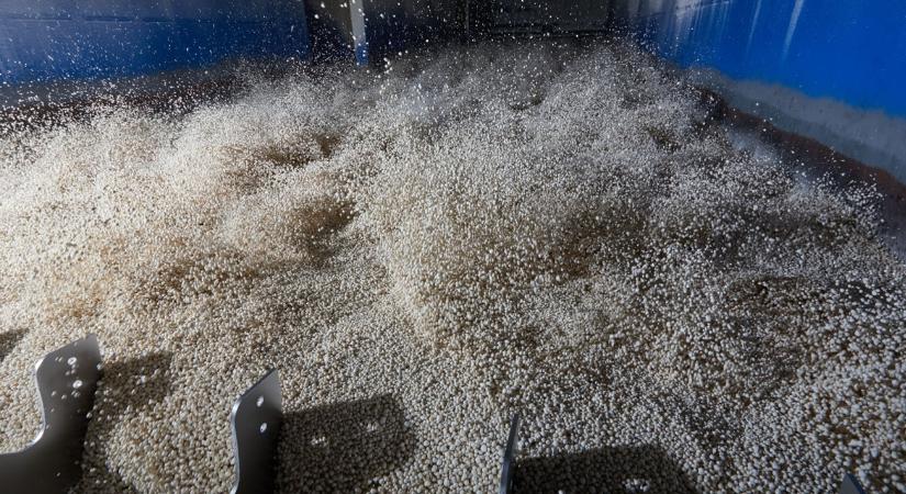 Bukik a magyar különadó, megvédte a Nitrogénműveket és a MOL-t az EU