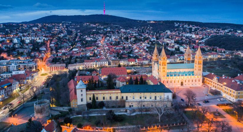 Dráma Pécsett: a járókelők próbáltak lebeszélni az ugrásról egy nőt