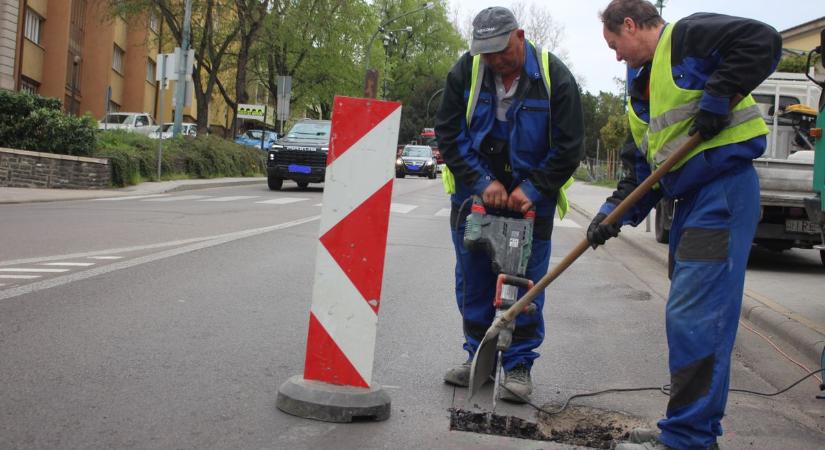 Egyelőre csak a tengelytörő kátyúkat tömködik be Egerben