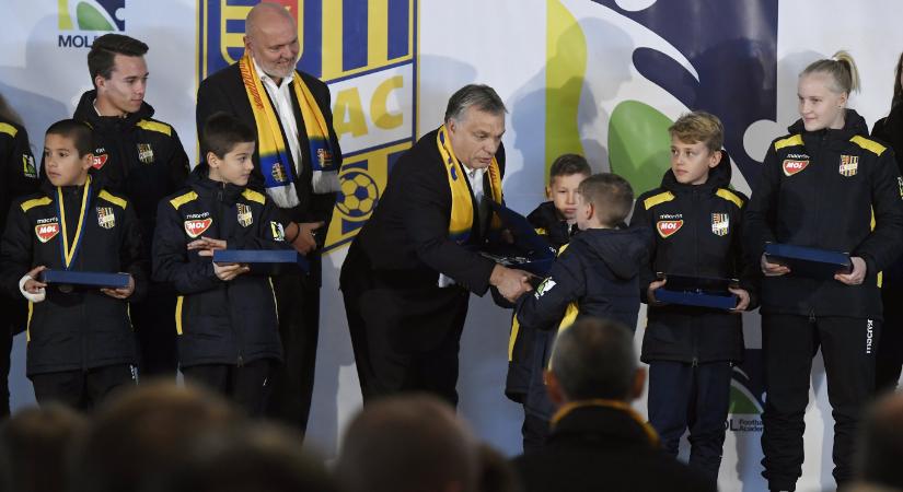 Orbánék még a választások előtt leosztottak többmillió eurót a határon túlra