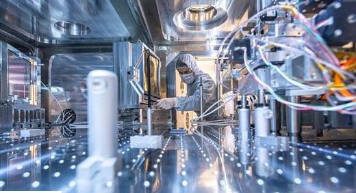 Digitális pályára áll a szegedi lézerközpont – egységes SAP-rendszerre vált az ELI hálózata