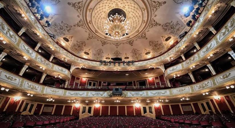 95 éves lett Irmi, a Vígszínház élő legendája – Videón a társulat köszöntője