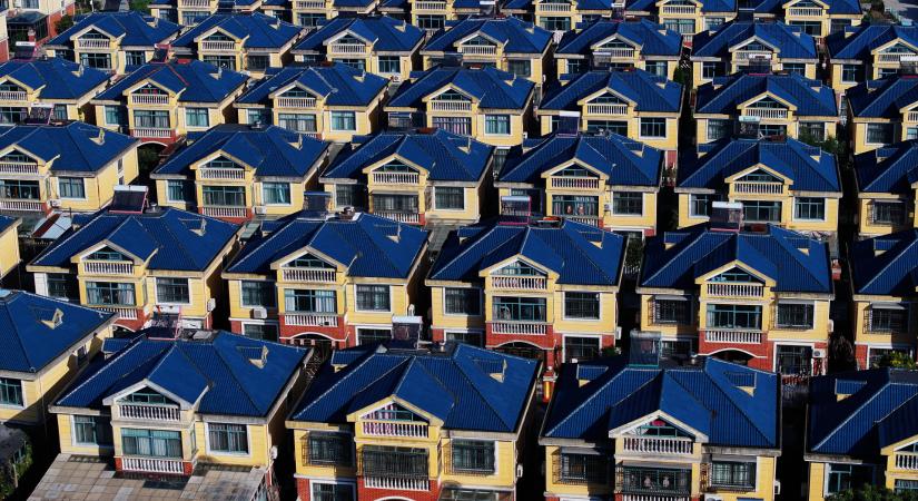 Megállíthatatlan a zuhanás az ingatlanpiacon: hiába lépett a kínai kormány, még nincs itt a mélypont