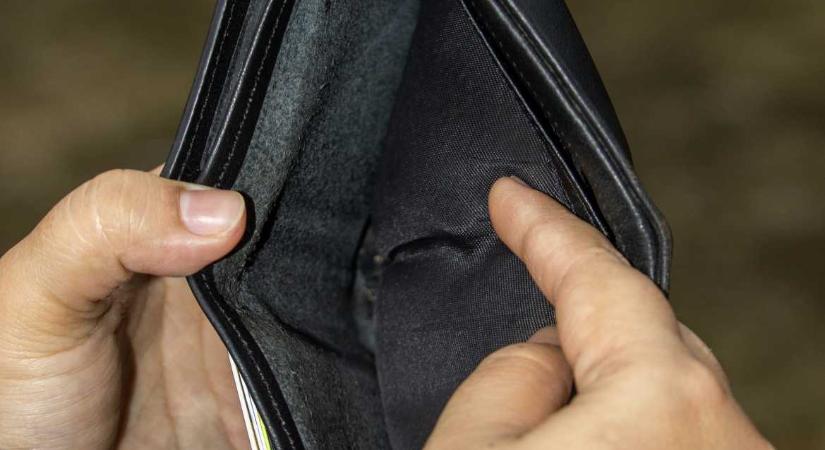 Gazdasági bizonytalanság – Milyen kiadásokról mondanak le a romániaiak?