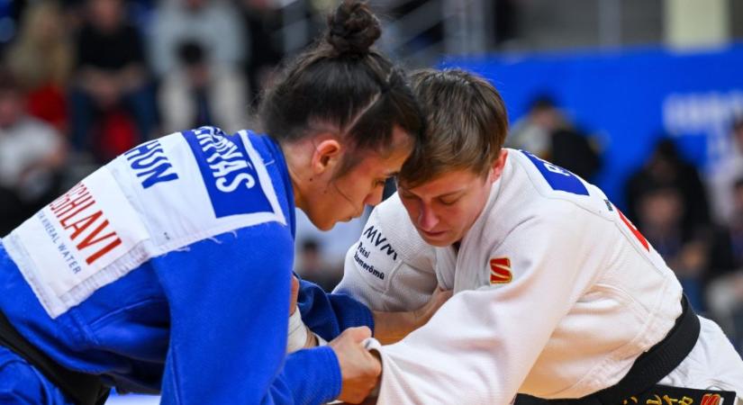 „Ettől nem változik a barátságunk” – Pupp Réka Gyertyás Rózát földre csavarva jutott el az Eb-bronzmeccsig