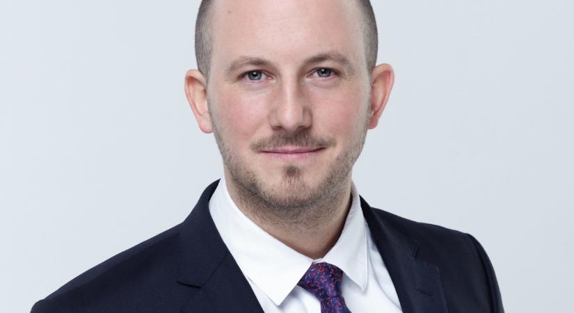 Milliós csalás gyanúja: bilincs kattant a fideszes polgármester csuklóján