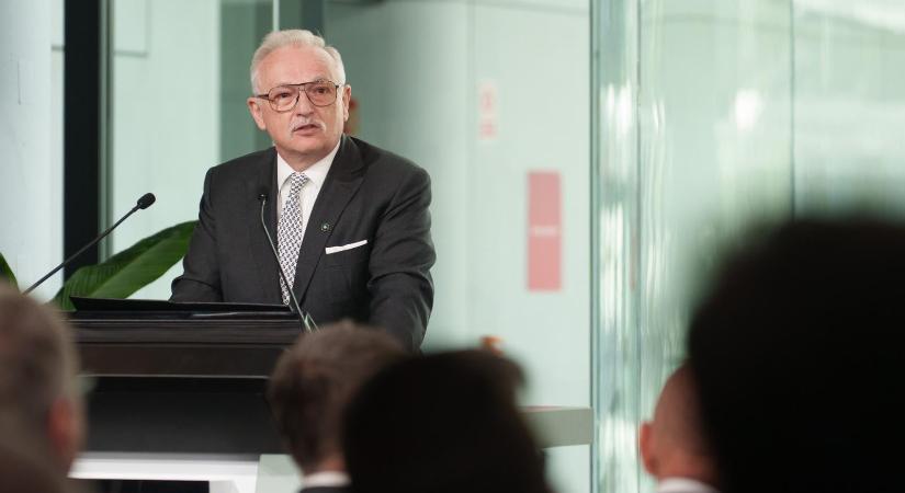 Magyar Péter találkozik Hernádi Zsolttal, elvárja tőle, hogy a Mol ne fizesse ki az MCC-nek a 25 milliárdos osztalékot