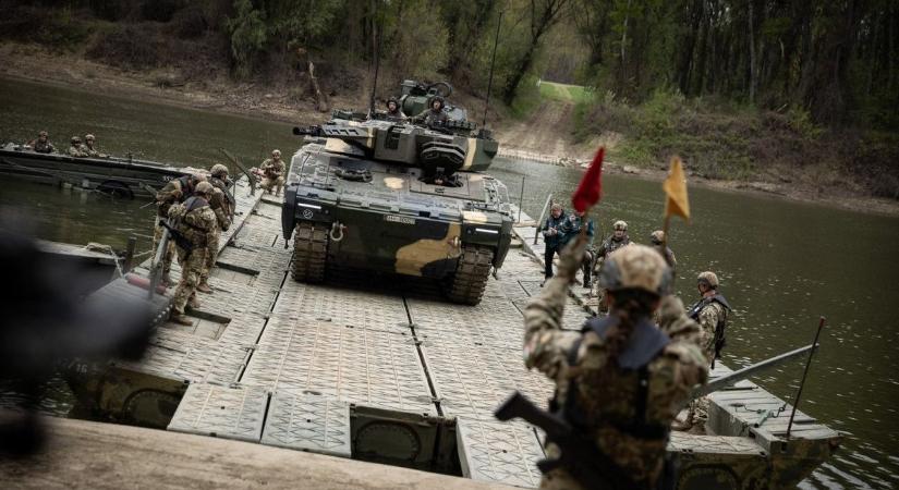 Vízre szálltak a hiúzok és meg sem álltak a túlpartig