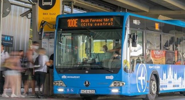 Új intelligens rendszer javítja a 100E reptéri buszjárat közlekedését Budapesten