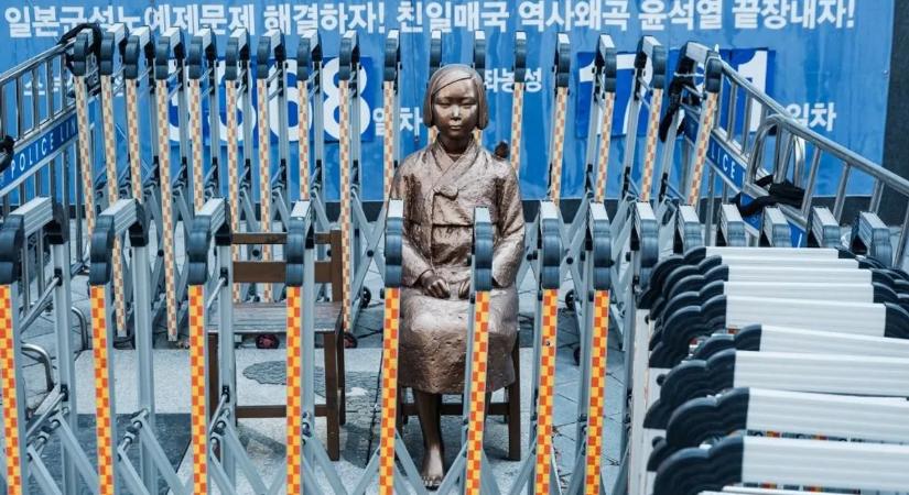 Tánccal gyalázott meg egy szobrot az influenszer, börtönbe kerül