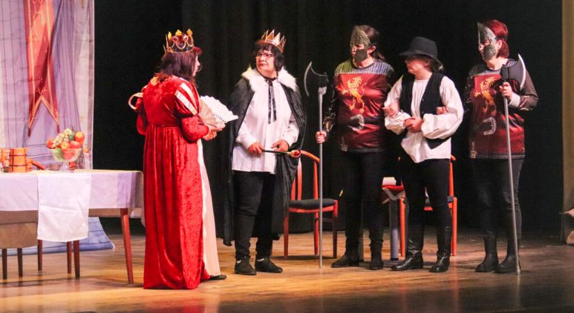 Csillagszemű juhásszá lényegültek át a nagyatádi óvónők