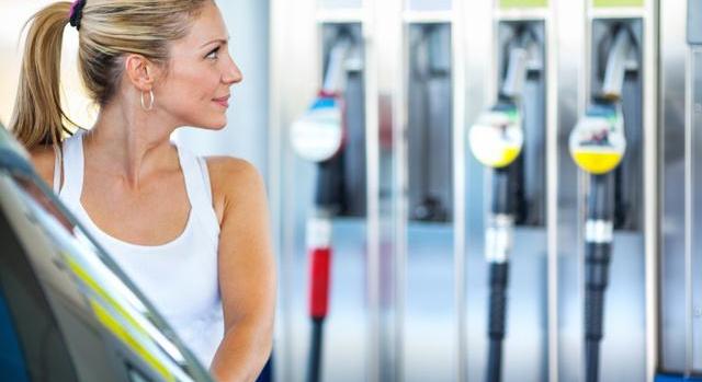 Rekord a benzinkutakon: ennyit tankoltak a magyarok