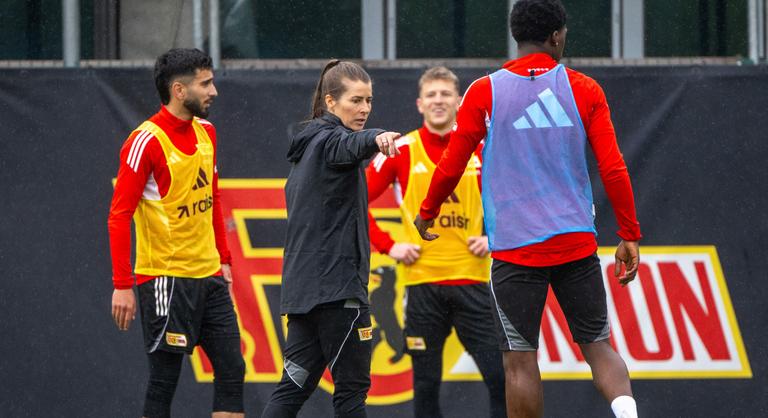 A bajnoki cím kapujában a Bayern München, női edzővel kerülnék el Schäferék a kiesést