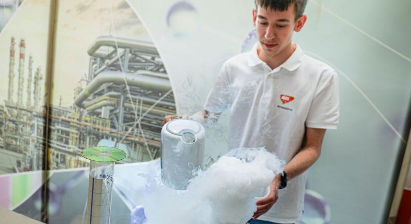 Pályaorientációs napot tartottak az egyetemen: fókuszban a vegyipar (képekkel, videóval)