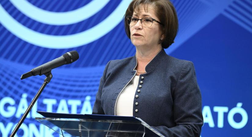 Türelemre int az állami média egyik vezetője azt követően, hogy az MTI-sek független hírszolgáltatást követelnek