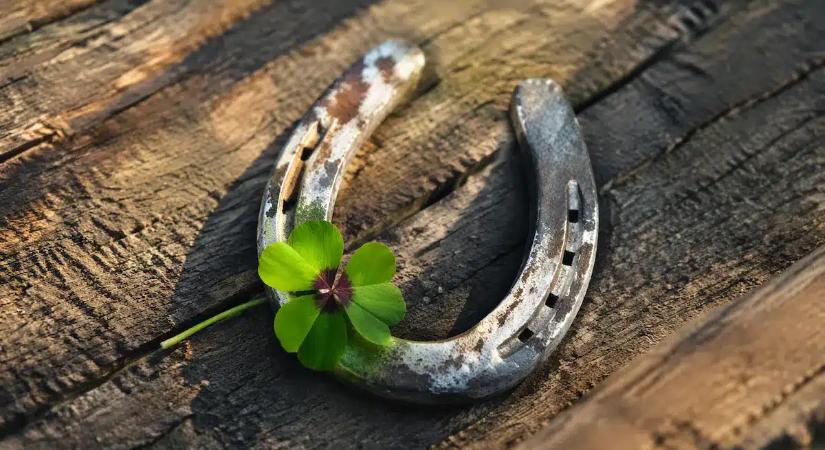 A szerencsepatkó jó hírekkel érkezett: Ennek a 4 csillagjegynek boldogság és pénzáramlás indul