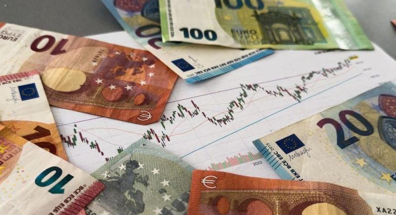 Érdemes most eurót venni, vagy úgyis jön az új pénz – körbejárjuk a kérdést