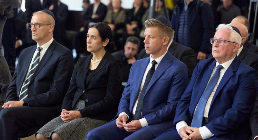 Holokauszt megemlékezés a Páva utcai emlékközpontban a kormányt alakító Magyar Péter jelenlétében