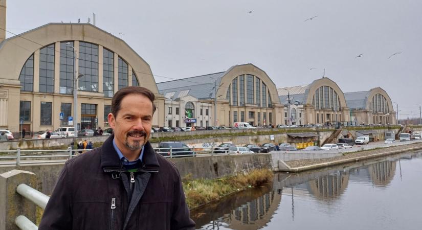 „A Tiszához átállónak” tartják külügyminisztériumi kollégái a kormánynak beszóló diplomatát