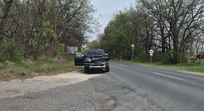 Baleset a 41-es főúton: nem élte túl az ütközést, az anyagi kár is jelentős