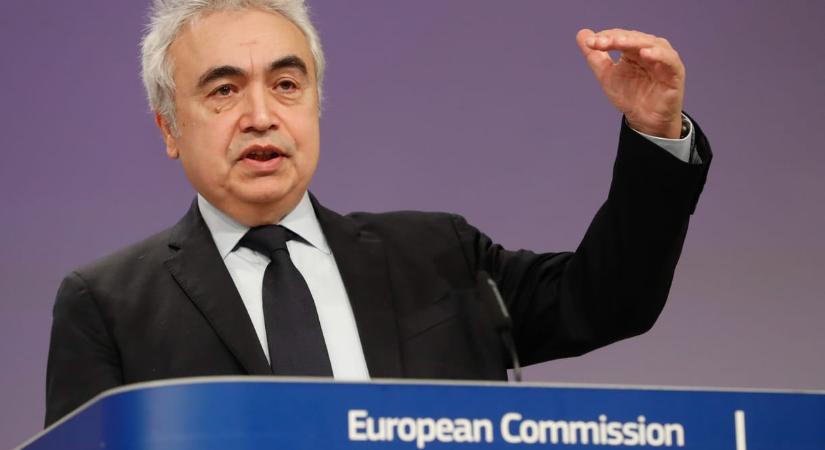 Európának mindössze hat hétre elegendő repülőgép üzemanyaga van