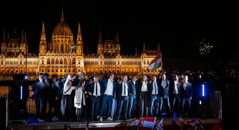 Alighogy nyertek, máris mindenkit utcára hív a Tisza Párt