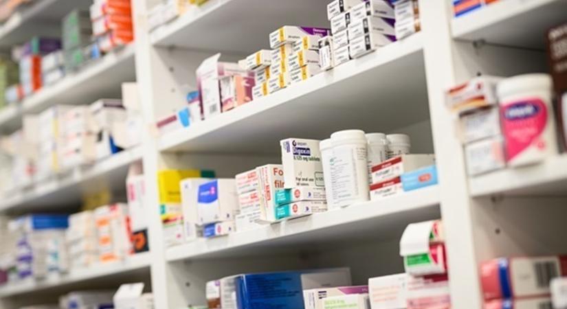 Az olasz egészségügyi miniszter szerint gyógyszerhiányt okozhat a Hormuzi-szoros további lezárása