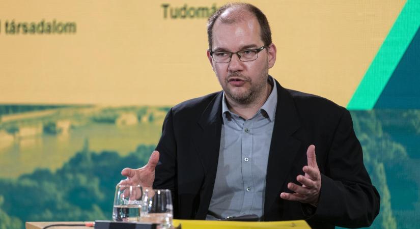 „Mindenki tudta, miben vesz részt, azoknak, akik ezt a rendszert névvel, arccal szolgálták, nincs helyük egy demokratikus médiában”