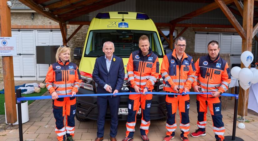 A ZaMED ünnepélyes keretek között megnyitotta új mentőállomásait Ógyallán és Bényben