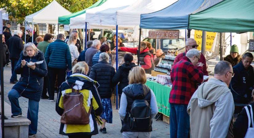 Nem csak a paradicsom pirosabb: mutatjuk, melyik balatoni piacra mikor és miért érdemes indulni