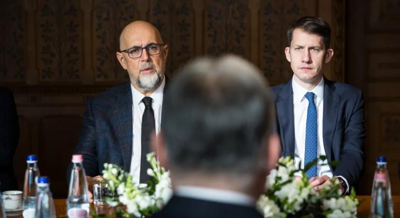 Épp csak hazamentek a határon túli szervezetek elnökei Orbán mellől, már jöhetnek is vissza Magyarhoz