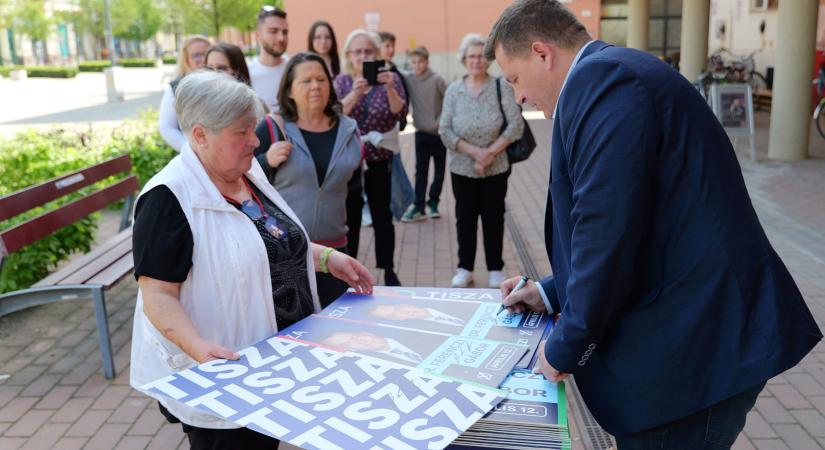 Popsztárként várták a vásárhelyiek dr. Ferenczi Gábor dedikálását