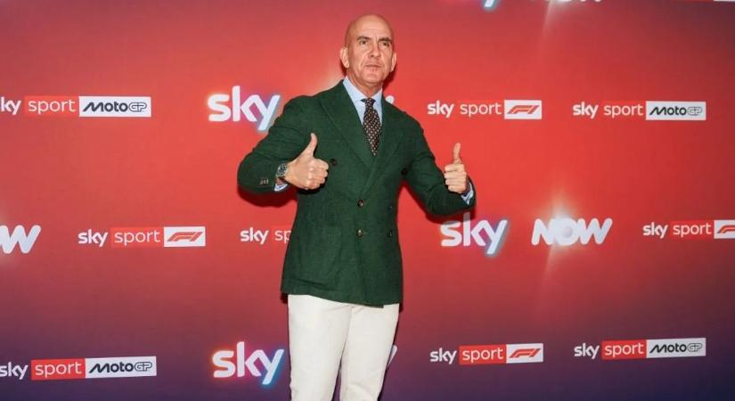 Megőrült? Élő adásban fejelt az asztalába a híres futballszakértő  videó