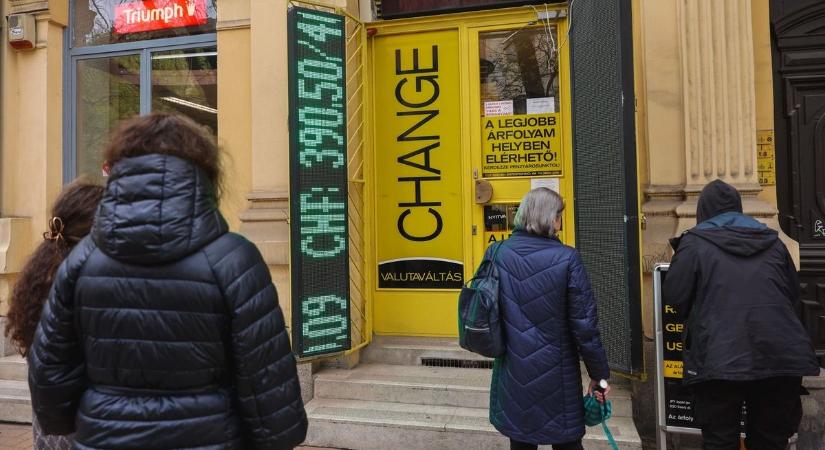 Hiány nincs, de erre készülj, ha most vásárolnál eurót