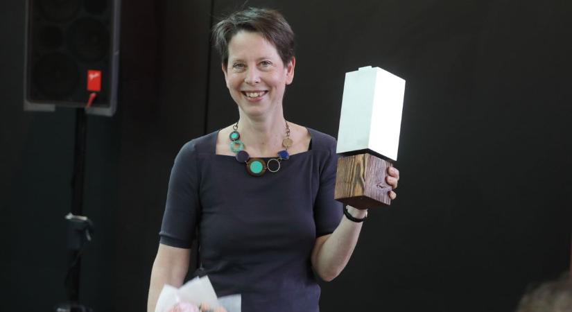 Újabb rangos elismerést kapott Izinger Katalin a Szent István Király Múzeum kiállításáért (galéria)