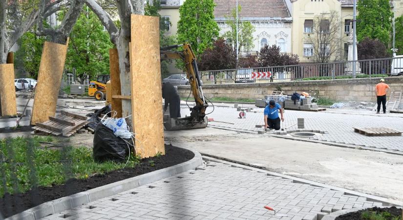 Rá sem ismer majd a szolnoki belvárosra: új parkolókat kapnak az autósok