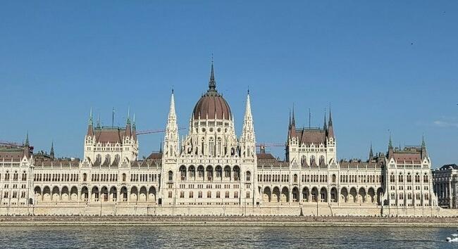 Magyar Péter: nem a Karmelitában működik majd a miniszterelnök irodája