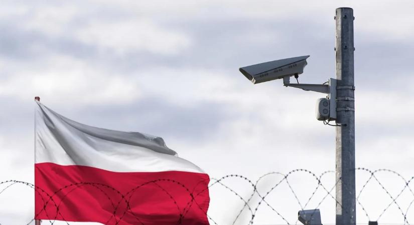 Lengyelországban két repülőtér felfüggesztette működését az Ukrajna elleni orosz támadás miatt