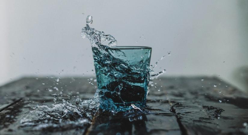 Szennyezett víz folyt a csapból a sürgősségin, tizenegyen fogyaszhattak belőle