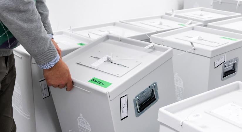 Nyomkövetőt tett a szavazólapja mellé egy Skóciában élő magyar