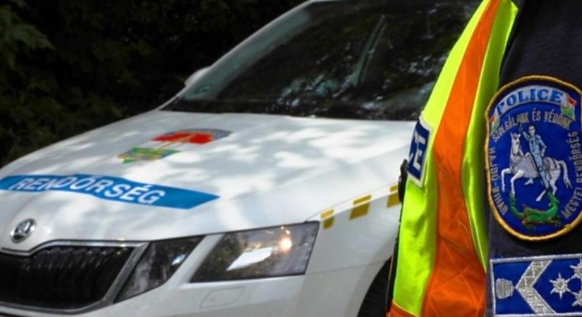 Három autó és egy motoros karambolozott Debrecenben