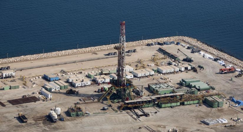 Hordókatasztrófa: 430 milliónyi kőolaj esett ki a piacokról az iráni háború miatt