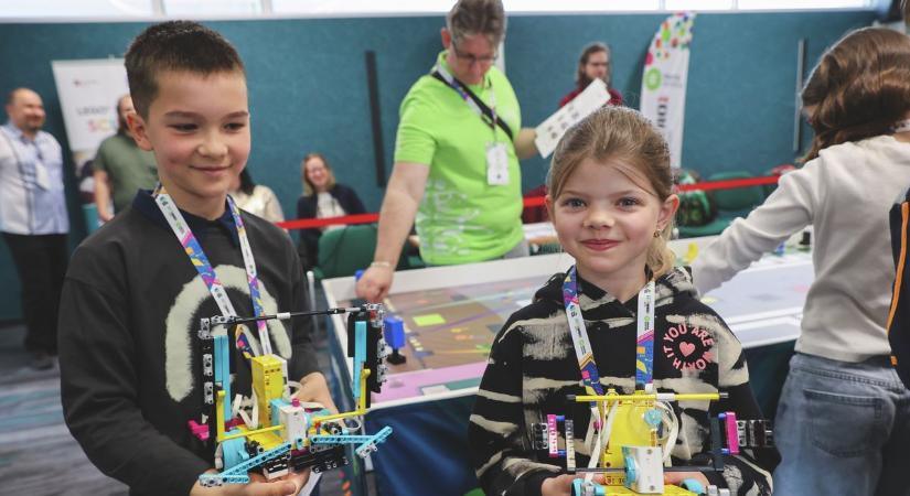 Minden eddiginél több diák épített robotot Szegeden, de csak a legjobbak jutottak tovább