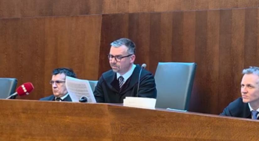 Részben megszüntette a debreceni bíróság a CATL-ügyben indult pert – megszólalt a civil felperes védője és Tompa Enikő is