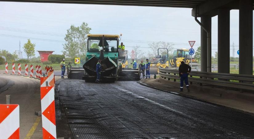 Nem lehet lehajtani a 43-asra az 5-ösről, most káosz van, de már látni a végét