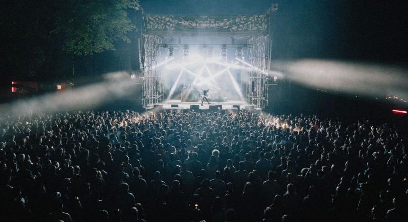 Karnyújtásnyira a Balatontól ver tanyát a Kolorádó Fesztivál