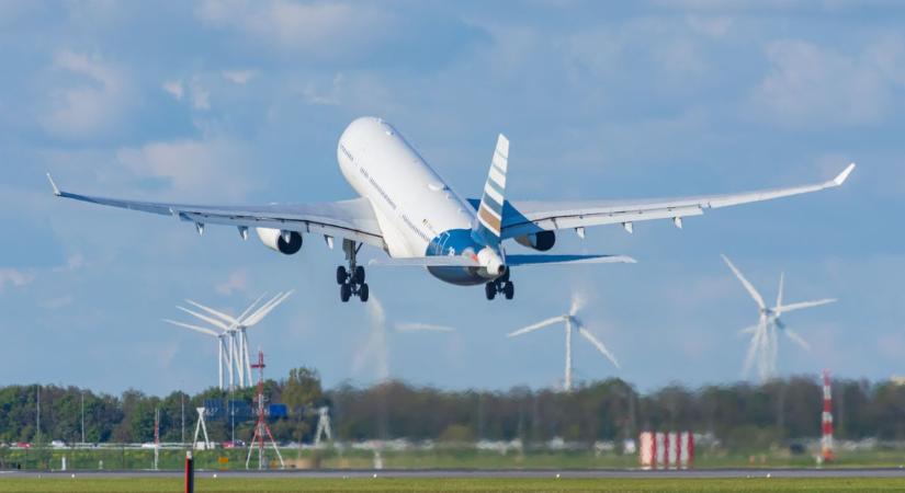 Beletört az üzemanyagárakba a nagy légitársaság: lehúzza a rolót, sorra törlik a járatokat – ez volt az utolsó csepp a pohárban